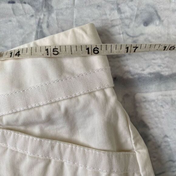 Express Design Studio editor women 10 cotton blend white chino shorts - Picture 9 of 10